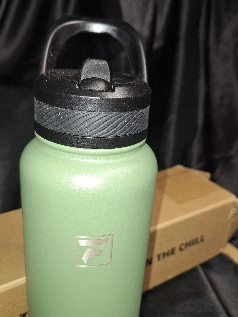 New Fanhaw Insulated Water Bottle~Flip Top~Straw